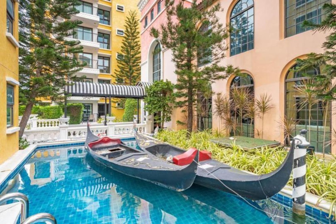 Venetian Signature Condo Resort